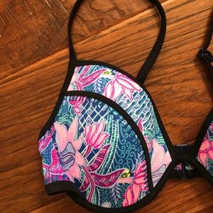 Victoria’s Secret 34DD Swim Top